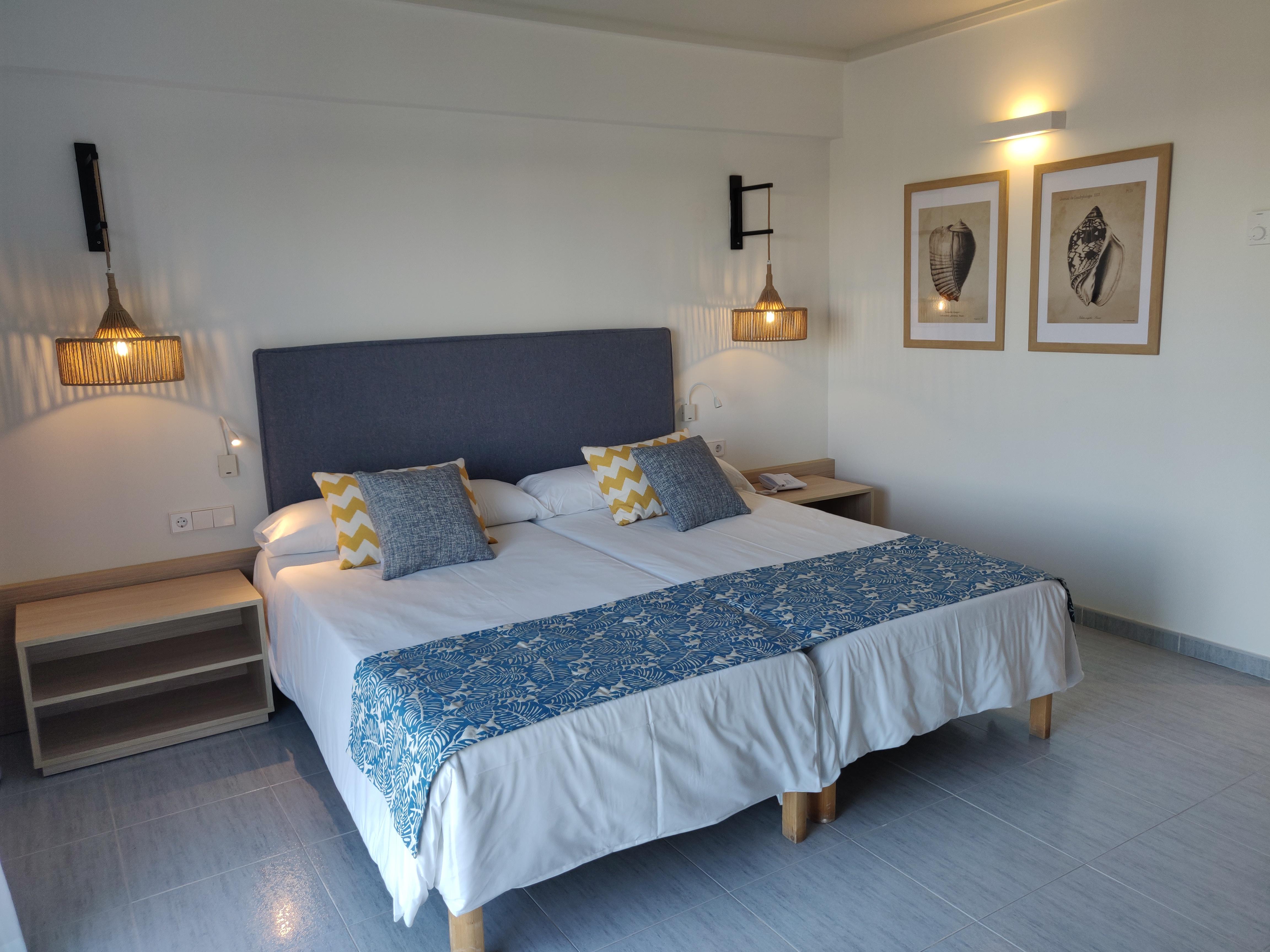 Cabogata Beach Hotel Retamar  Zewnętrze zdjęcie A bedroom at the hotel