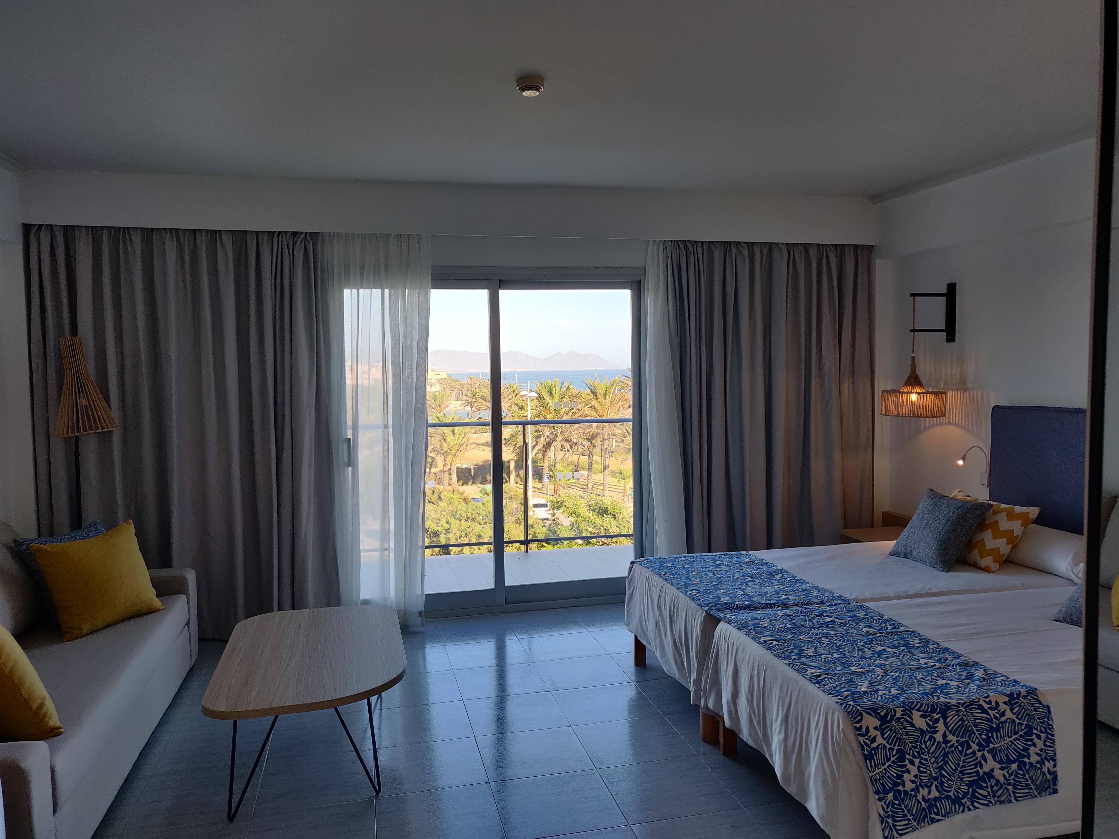 Cabogata Beach Hotel Retamar  Zewnętrze zdjęcie A room at the hotel