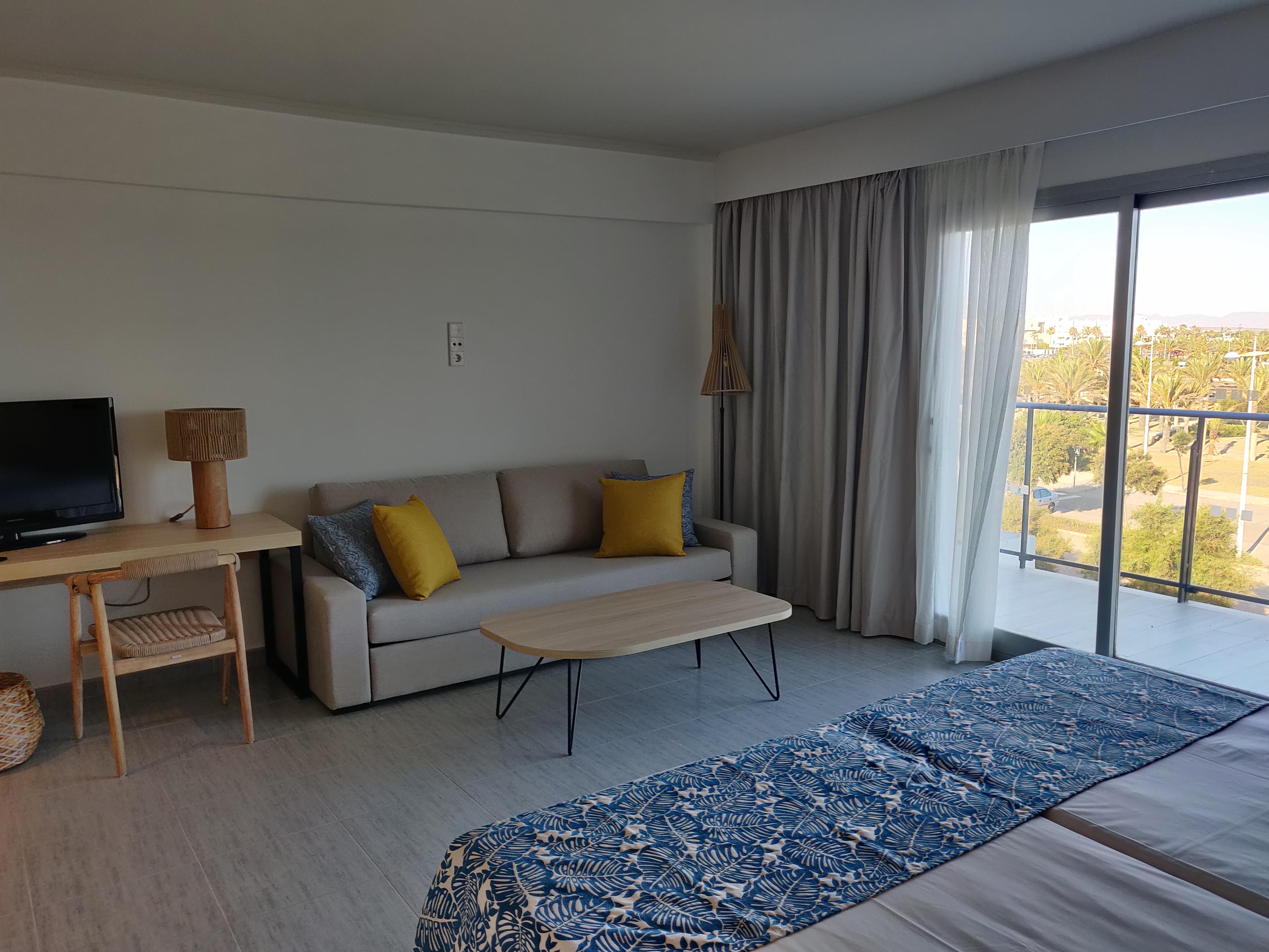 Cabogata Beach Hotel Retamar  Zewnętrze zdjęcie A room at the hotel