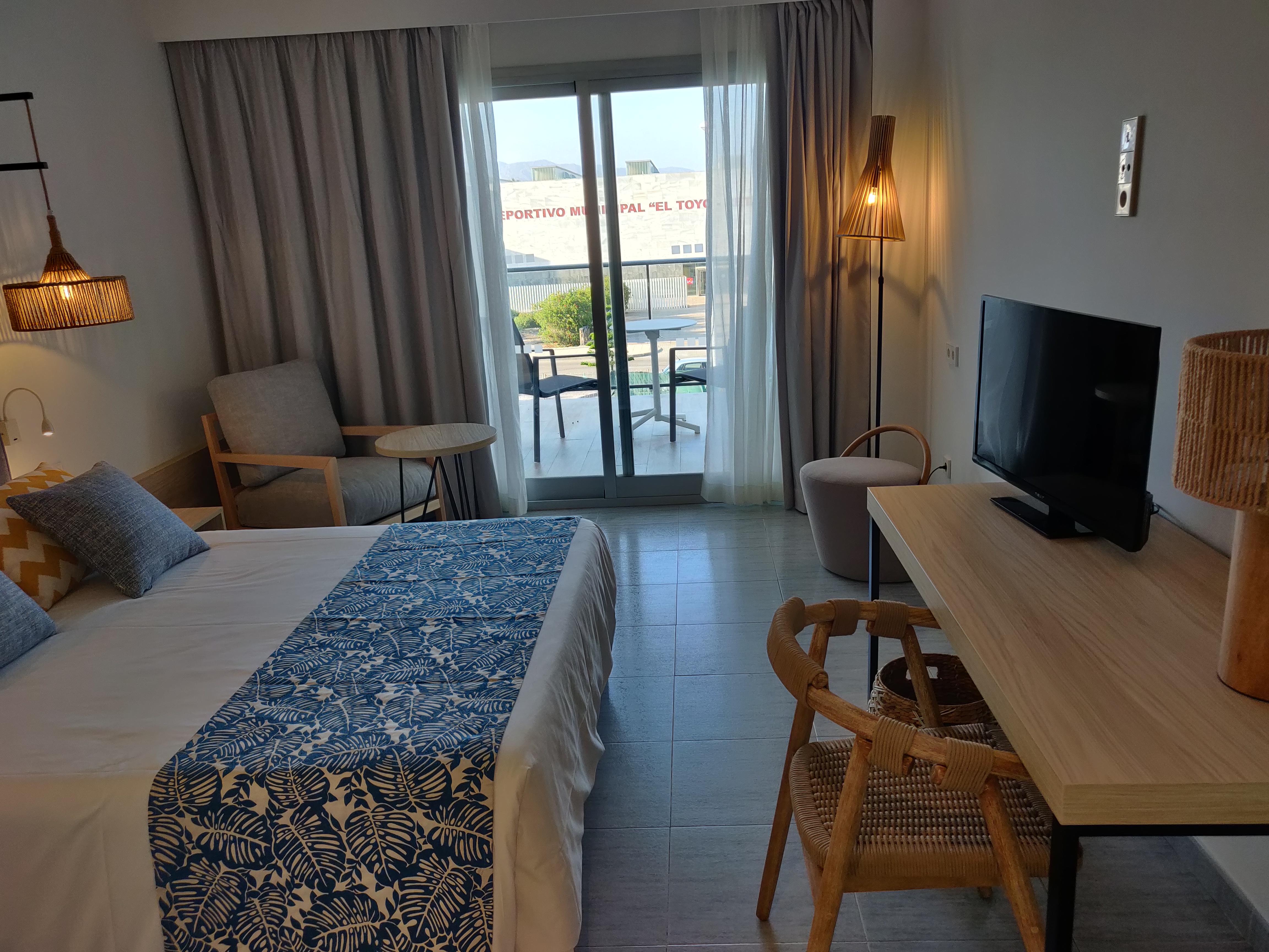 Cabogata Beach Hotel Retamar  Zewnętrze zdjęcie A room at the hotel