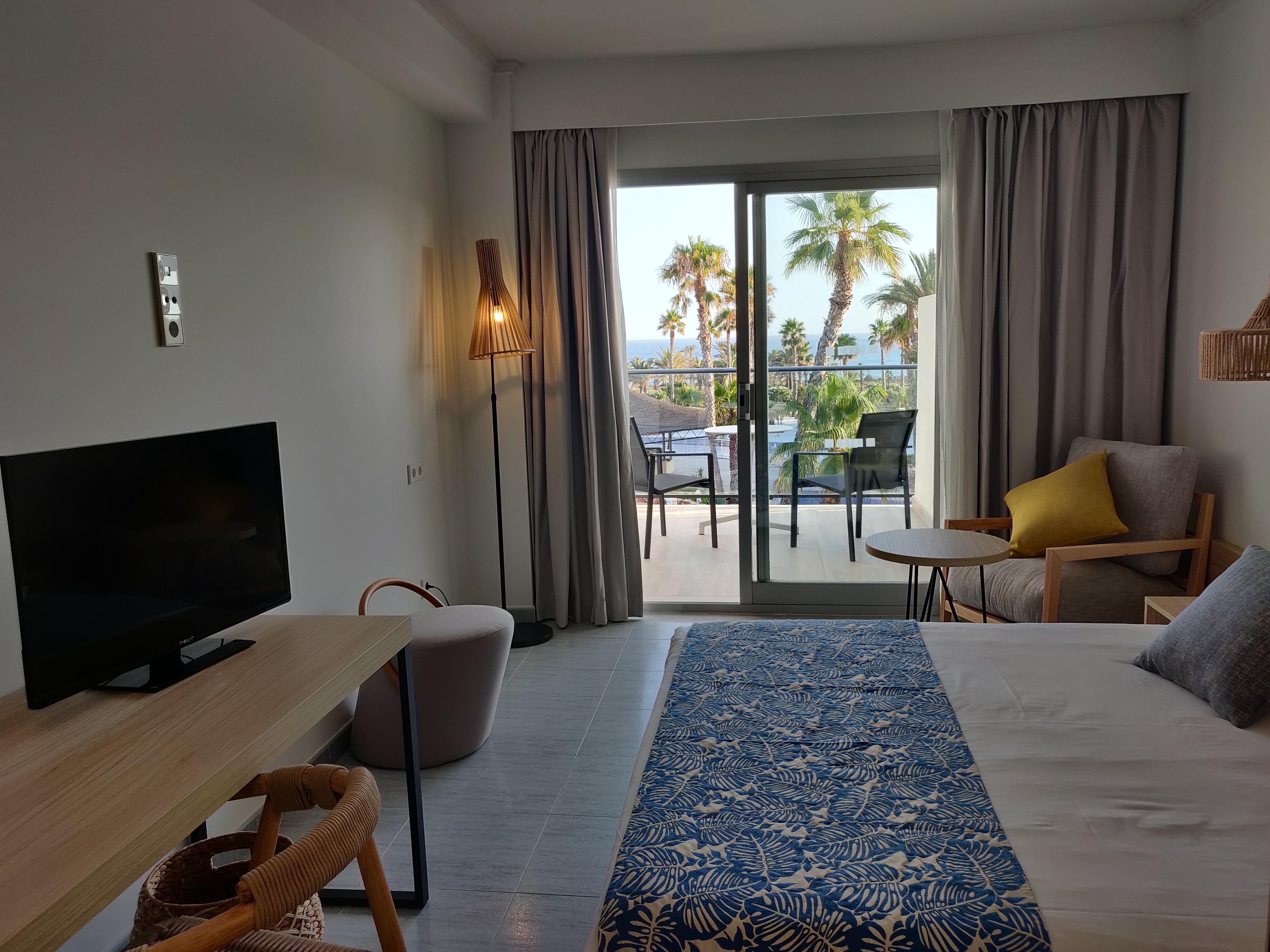 Cabogata Beach Hotel Retamar  Zewnętrze zdjęcie A room at the hotel