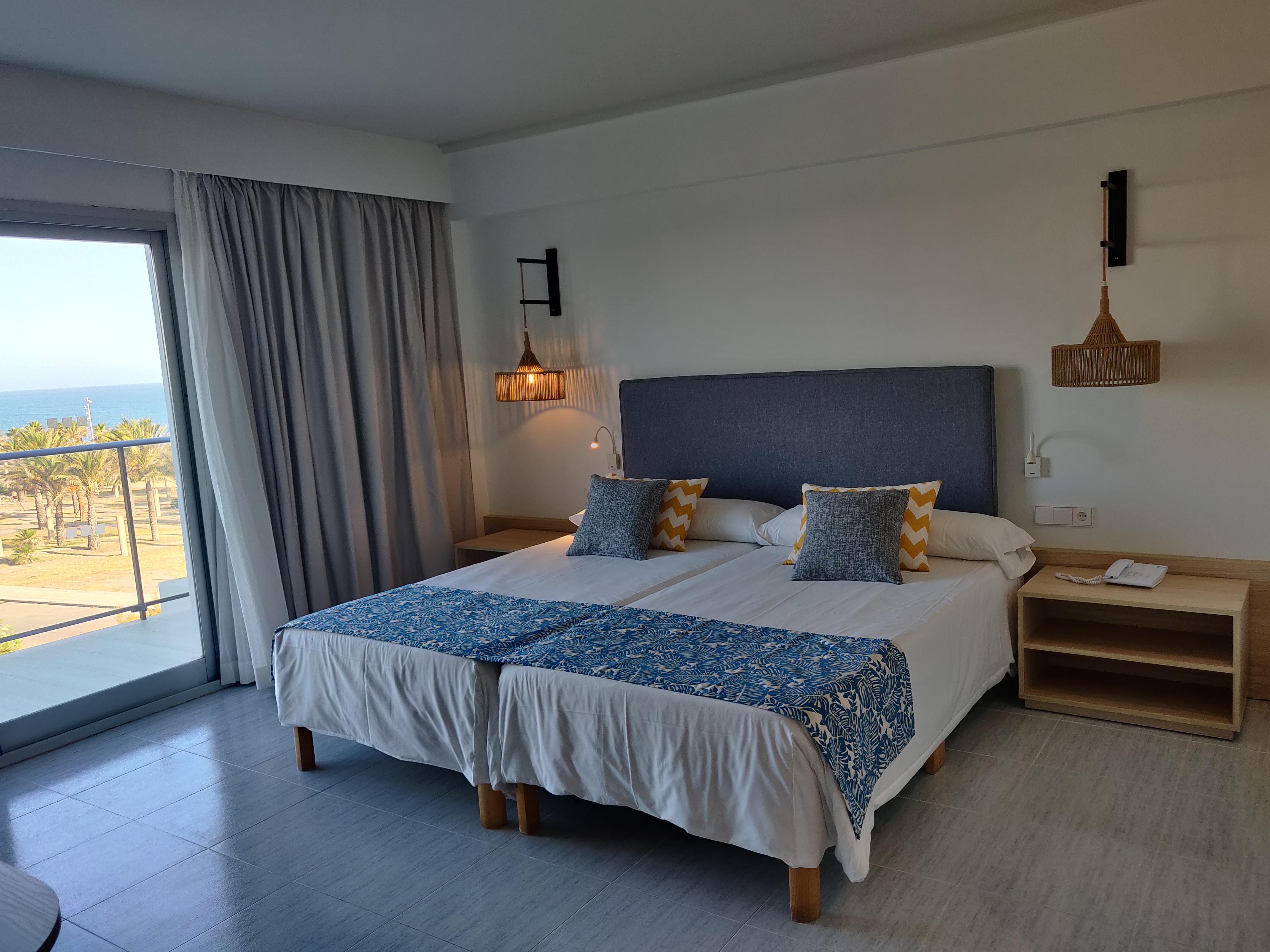 Cabogata Beach Hotel Retamar  Zewnętrze zdjęcie A room at the hotel