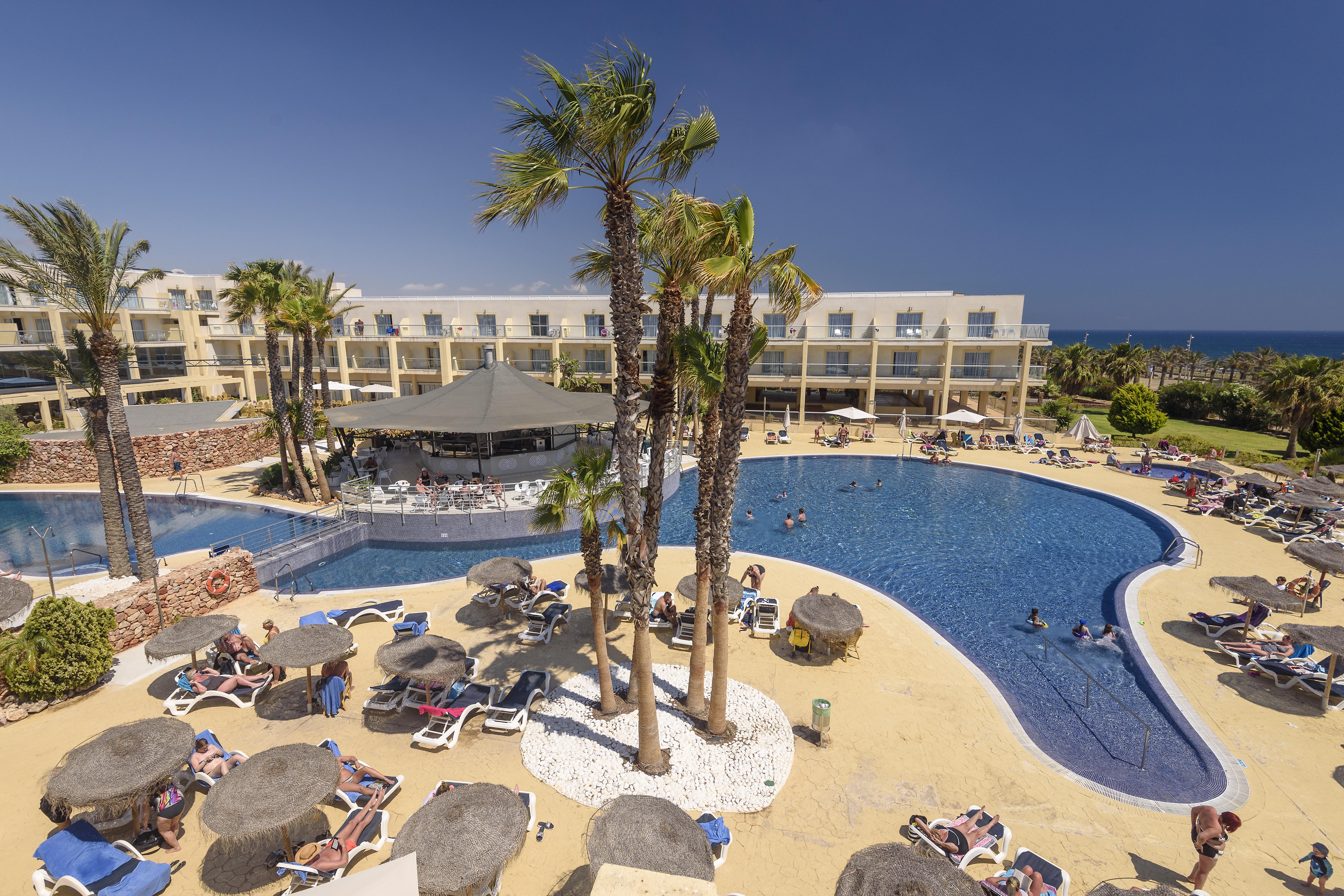 Cabogata Beach Hotel Retamar  Zewnętrze zdjęcie The swimming pool at the Nissi Beach Hotel
