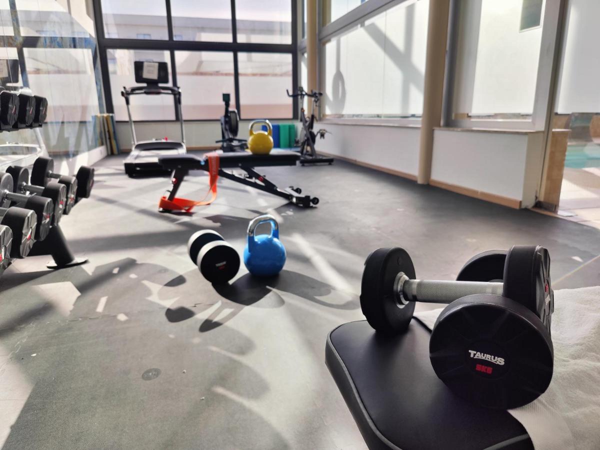 Cabogata Beach Hotel Retamar  Zewnętrze zdjęcie The gym at the National Training Centre, Loughborough University