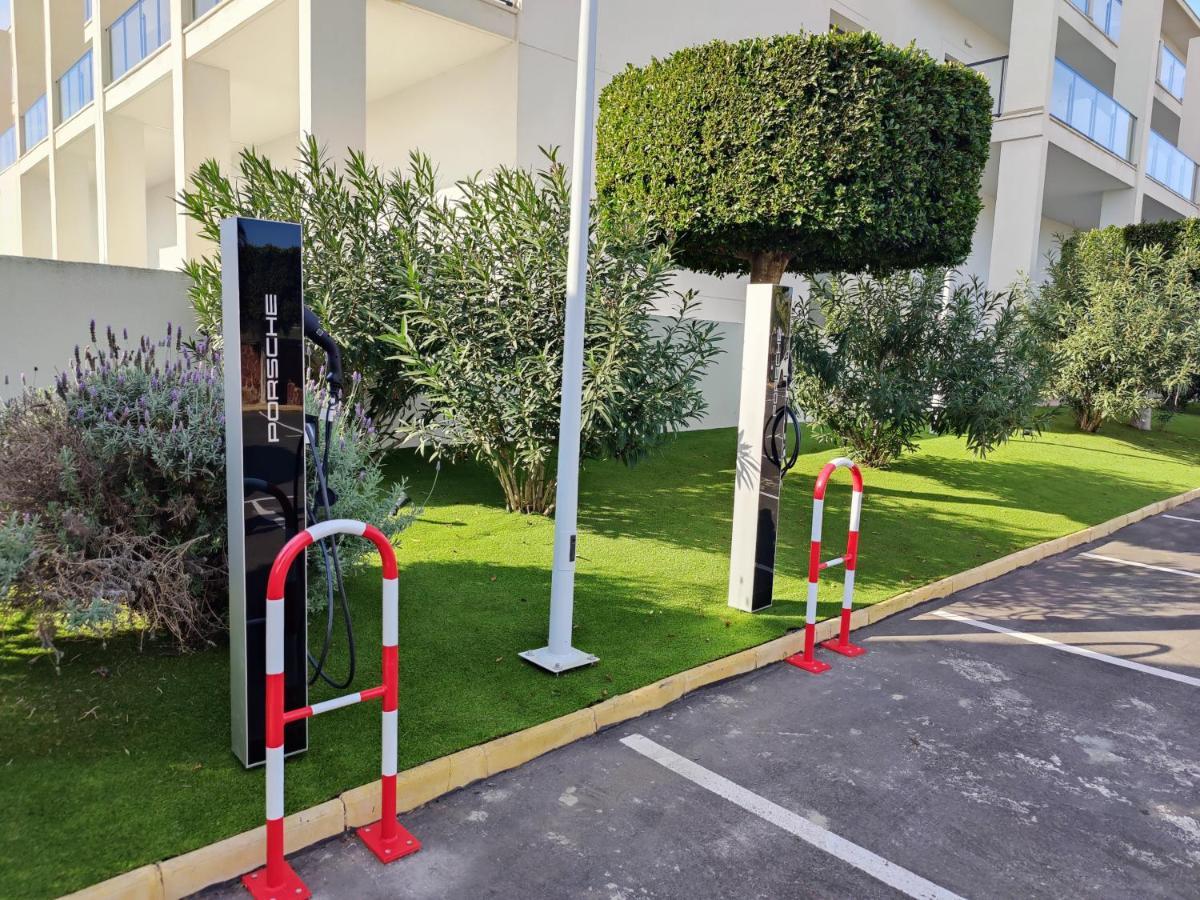 Cabogata Beach Hotel Retamar  Zewnętrze zdjęcie EV charging station in France